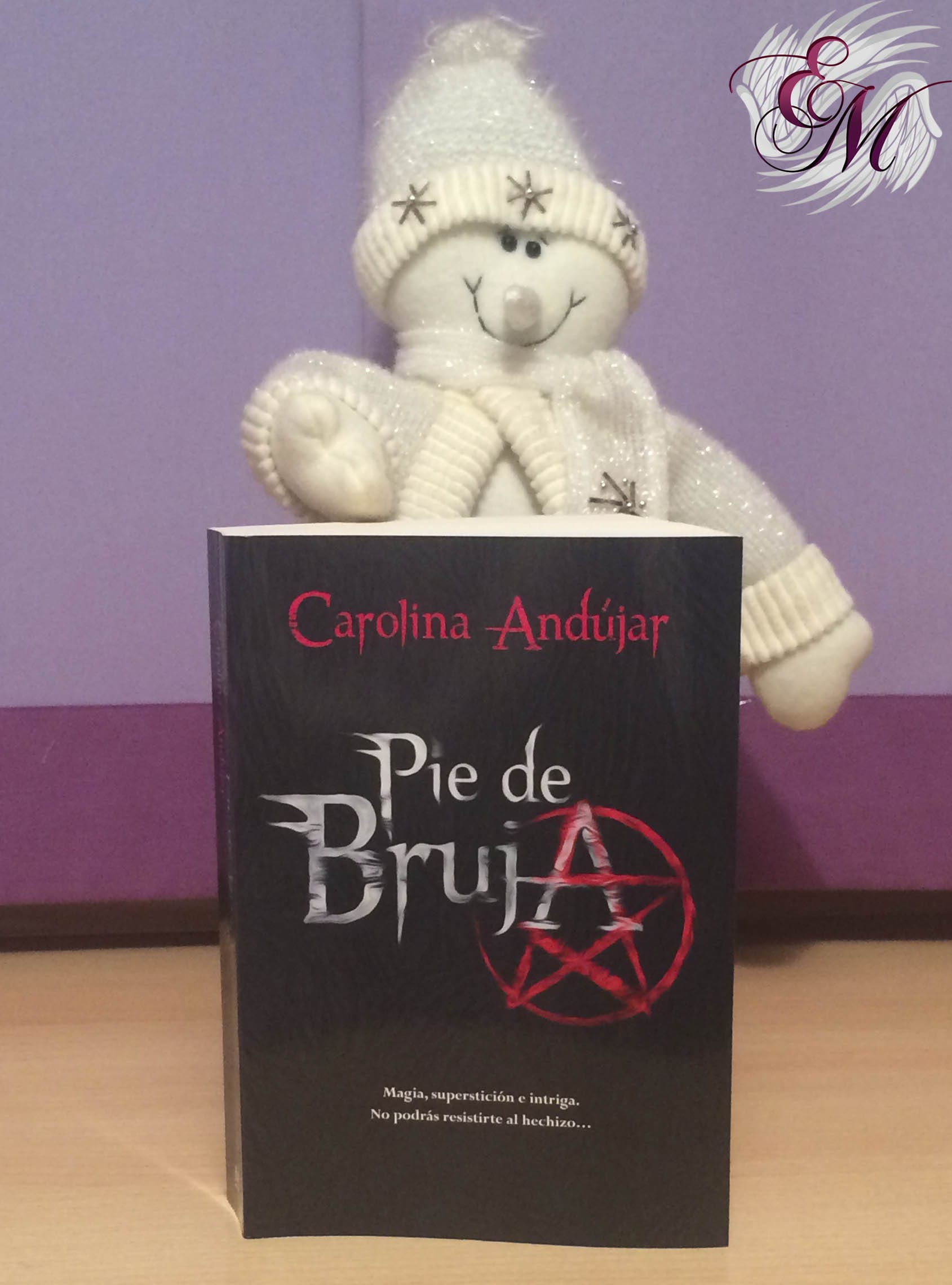 Pie de bruja, de Carolina Andújar - Reseña