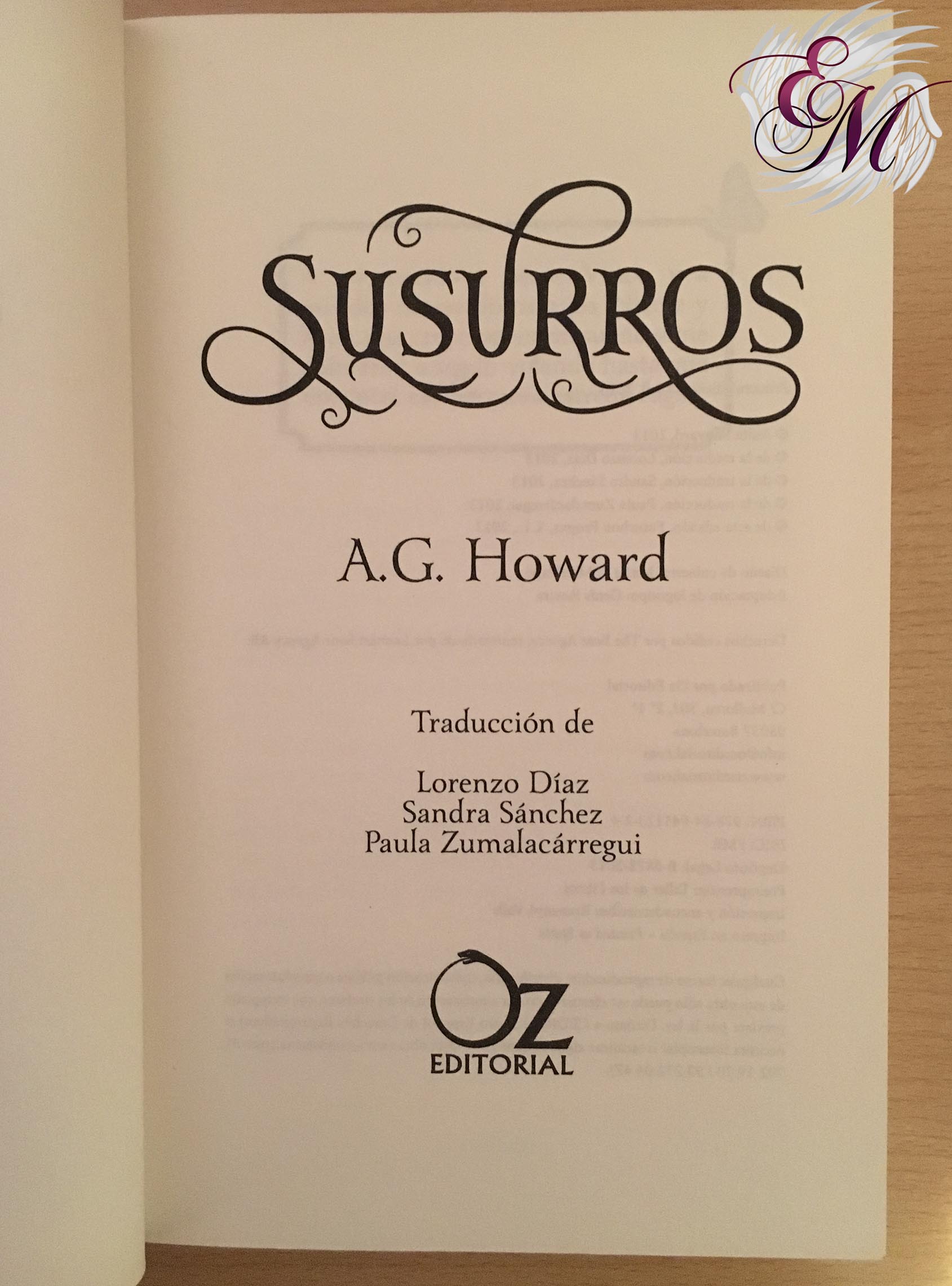 Delirios de  A.G. Howard - Reseña