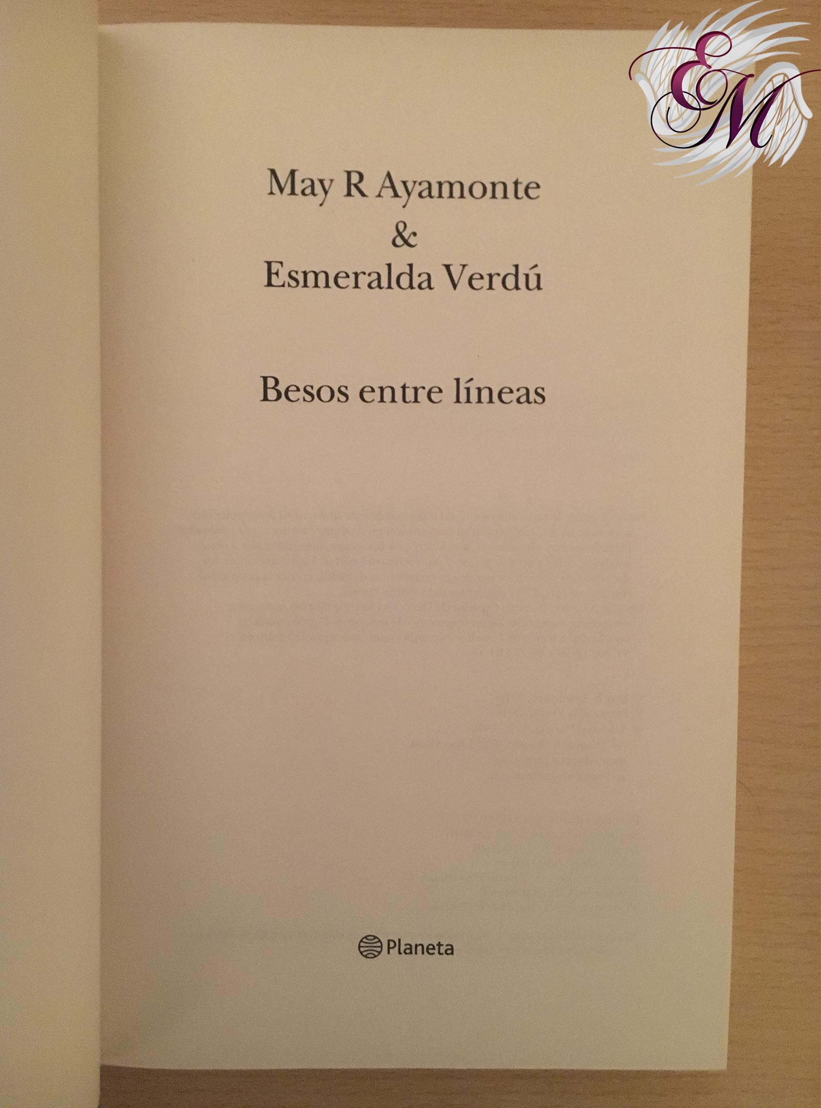 Besos entre líneas, de May R Ayamonte y Esmeralda Verdú - Reseña