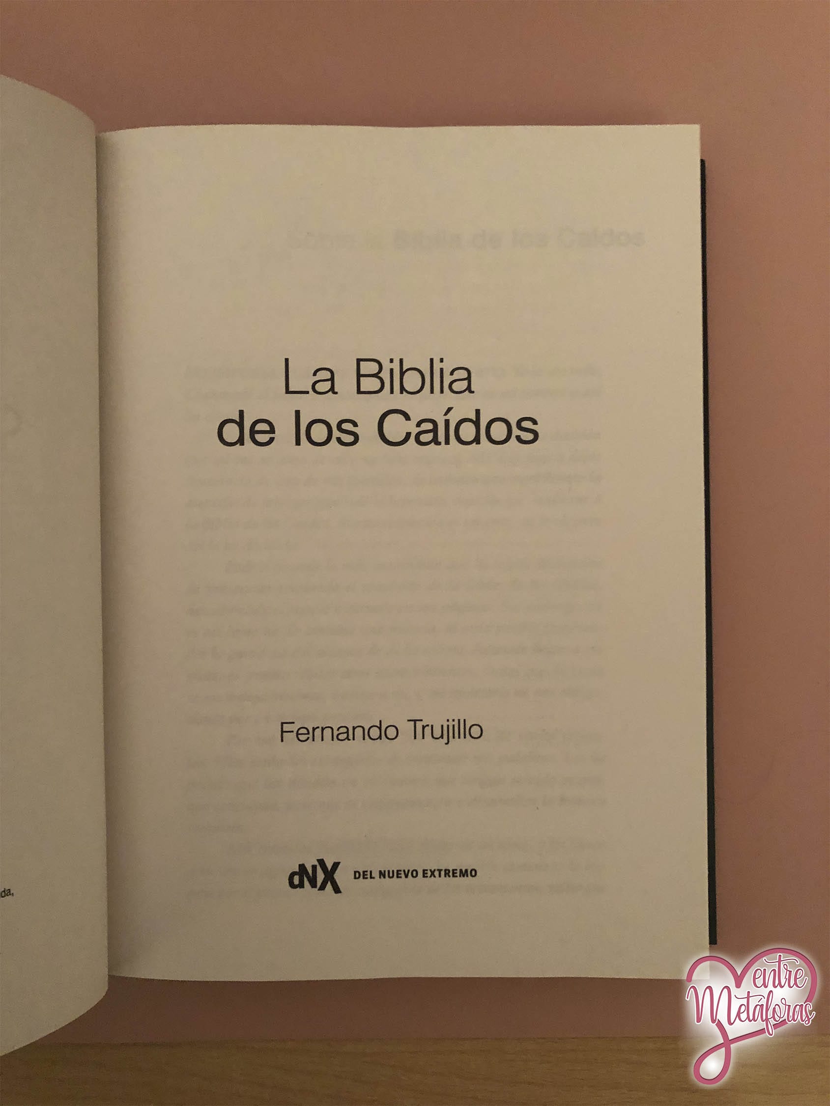 La Biblia de los caídos, de Fernando Trujillo - Reseña